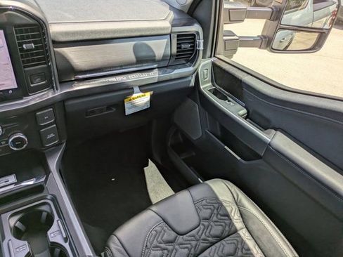 New 2026 Ford F250 Lariat w/ Black Appearance Package AWD/4WD image 18