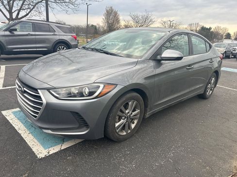 Used 2017 Hyundai Elantra SE image 2