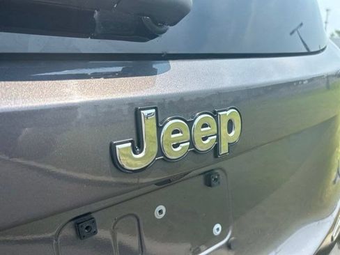 Used 2020 Jeep Renegade Latitude FWD image 44