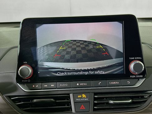 Used 2024 Nissan Altima 2.5 SV FWD image 25
