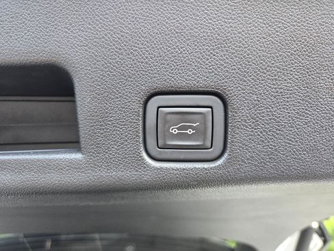 Used 2025 Buick Enclave Preferred FWD image 10