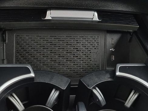 Certified 2025 Mercedes-Benz GLS 450 4MATIC image 36