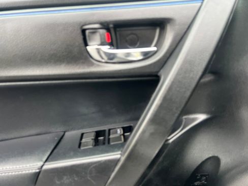 Used 2017 Toyota Corolla SE FWD image 27