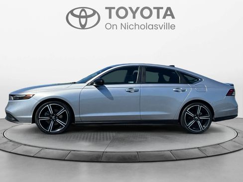 Used 2024 Honda Accord Sport image 3