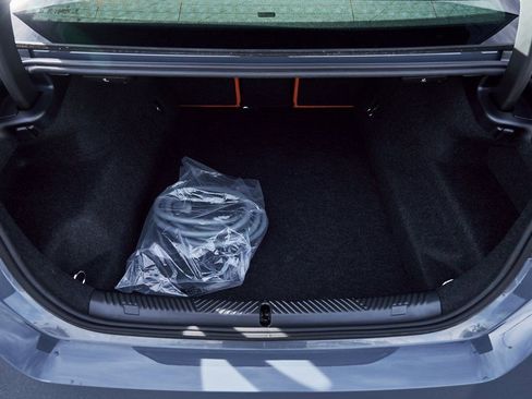 Used 2026 BMW M5 w/ Executive Package image 24