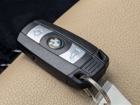 Used 2013 BMW 135i Convertible image 36