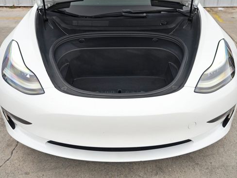 Used 2021 Tesla Model 3 Performance image 8