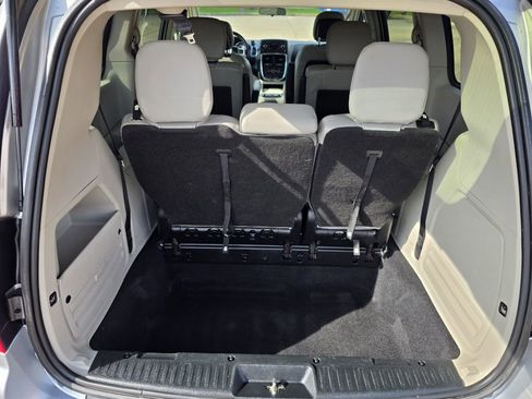 Used 2012 Dodge Grand Caravan Crew FWD image 22