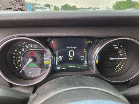 Used 2023 Jeep Wrangler Unlimited Sahara w/ Cold Weather Group AWD/4WD image 4