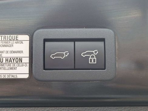 Used 2023 Toyota Corolla Cross XLE w/ Convenience Package AWD/4WD image 15