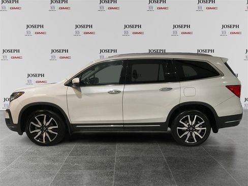 Used 2022 Honda Pilot Touring image 4