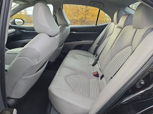 Used 2023 Toyota Camry SE image 13