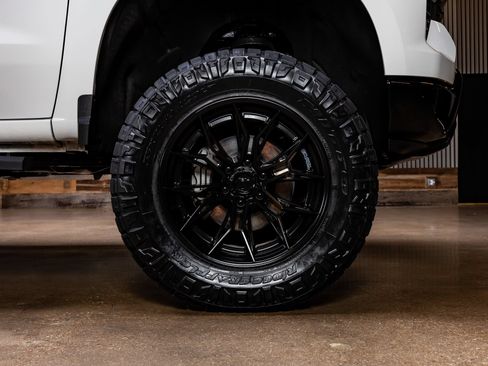 Used 2026 Chevrolet Silverado 1500 LT Trail Boss w/ Convenience Package II AWD/4WD image 12