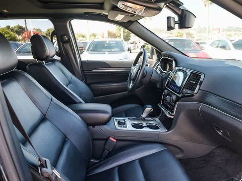 Used 2019 Jeep Grand Cherokee Limited AWD/4WD image 15