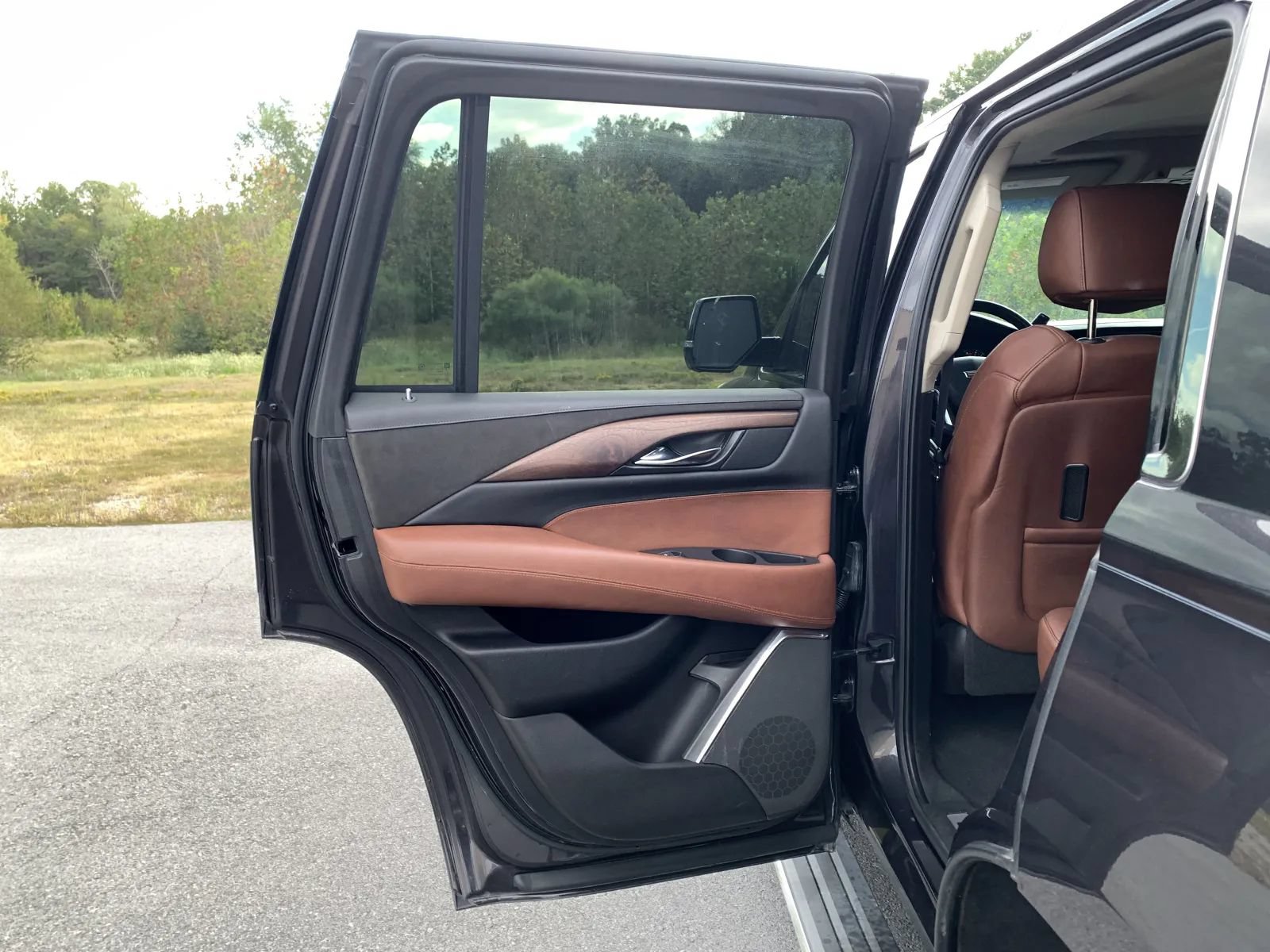 Used 2016 Cadillac Escalade Premium AWD/4WD image 25