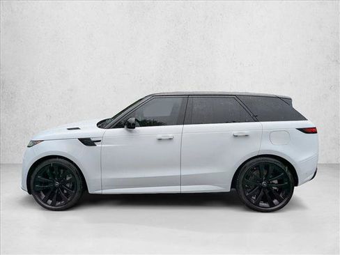 Used 2025 Land Rover Range Rover Sport Dynamic SE AWD/4WD image 2