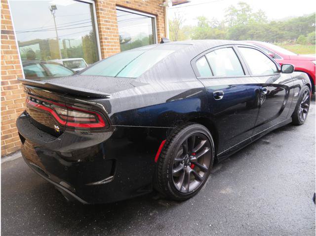 Used 2022 Dodge Charger Scat Pack w/ Plus Group RWD image 2