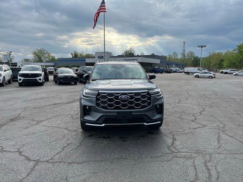New 2026 Ford Explorer Platinum AWD/4WD image 2