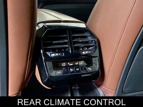 Used 2024 BMW iX xDrive50 w/ Sport Package AWD/4WD image 20