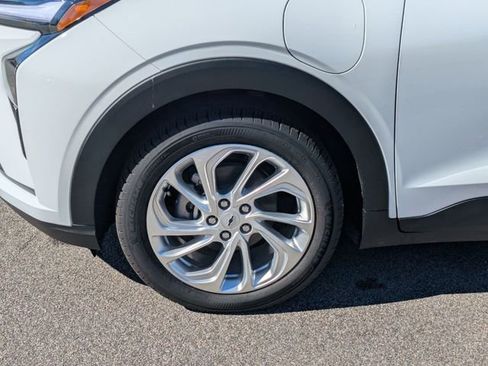 New 2027 Chevrolet Bolt LT w/ Comfort Package image 8