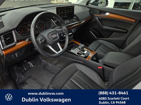Used 2023 Audi Q5 2.0T Premium w/ Convenience Package AWD/4WD image 9