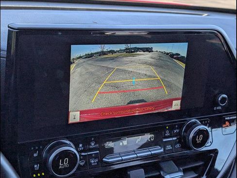 Used 2023 Toyota Highlander Limited image 18