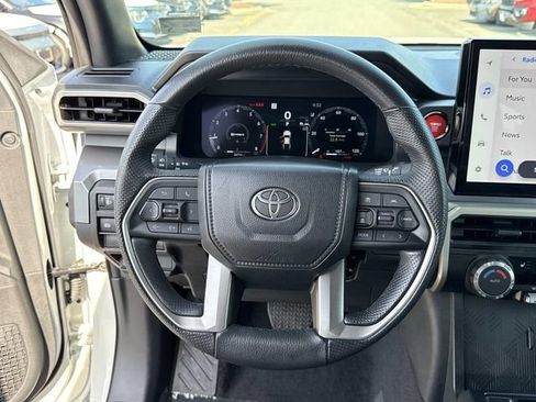 Used 2024 Toyota Tacoma TRD Off-Road AWD/4WD image 18