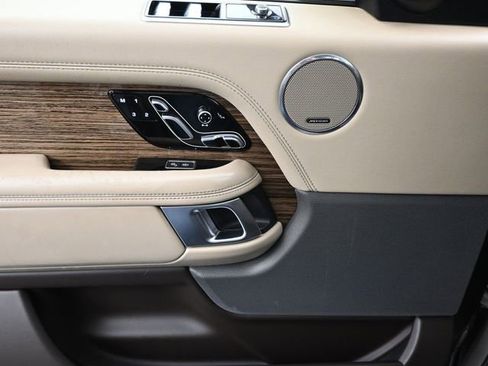 Used 2019 Land Rover Range Rover HSE image 13