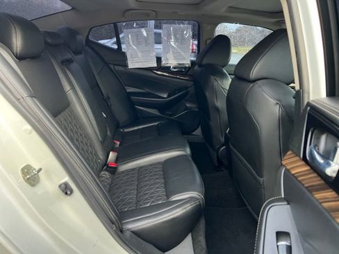 Used 2016 Nissan Maxima Platinum image 11