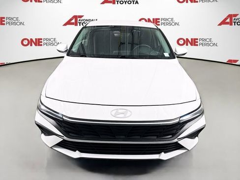 Used 2024 Hyundai Elantra SEL image 2