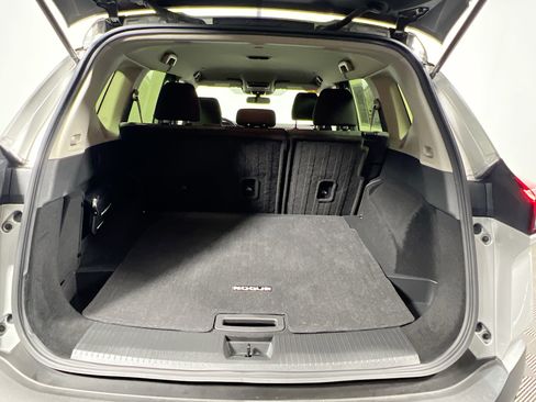 Used 2023 Nissan Rogue SV FWD image 34