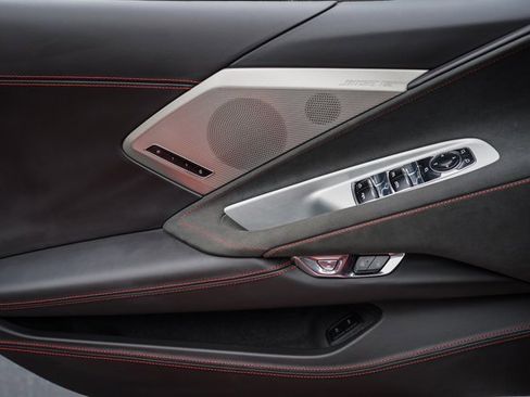 Used 2023 Chevrolet Corvette Stingray Premium Conv w/ Z51 Performance Package image 33