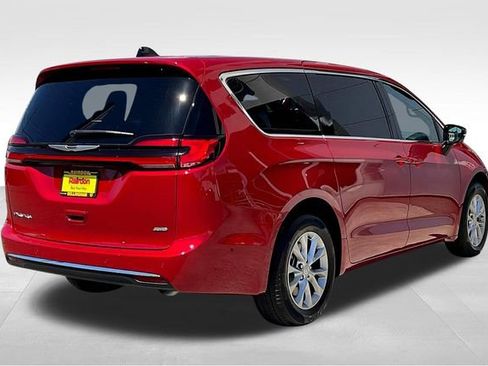 New 2025 Chrysler Pacifica Select image 44
