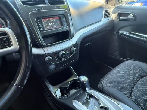 Used 2018 Dodge Journey SE w/ Connectivity Group FWD image 21