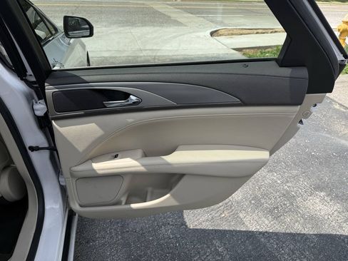 Used 2017 Lincoln MKZ Premiere FWD image 12