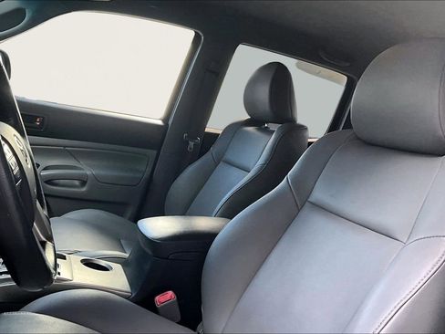 Used 2013 Toyota Tacoma PreRunner w/ Limited Pkg image 18