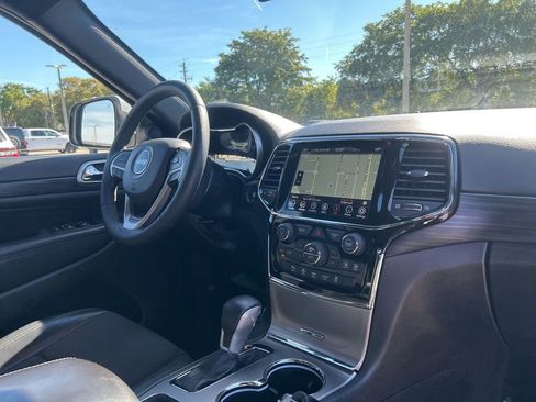 Certified 2021 Jeep Grand Cherokee Laredo X image 24