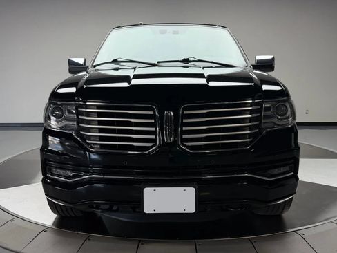 Used 2017 Lincoln Navigator L Select RWD image 3