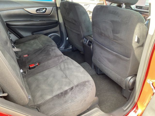 Used 2016 Nissan Rogue SV AWD/4WD image 18