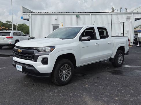 Used 2026 Chevrolet Colorado LT w/ Advanced Trailering Package image 2
