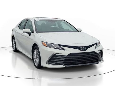 Used 2024 Toyota Camry LE w/ Convenience Package FWD image 2