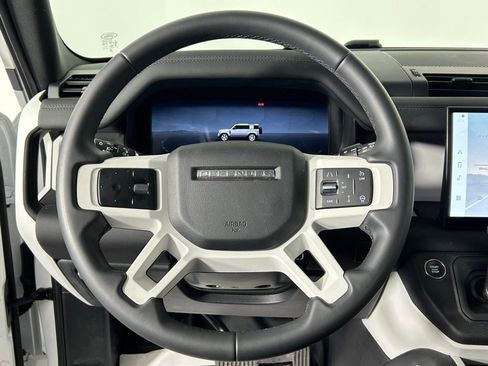 Used 2025 Land Rover Defender 110 S image 27