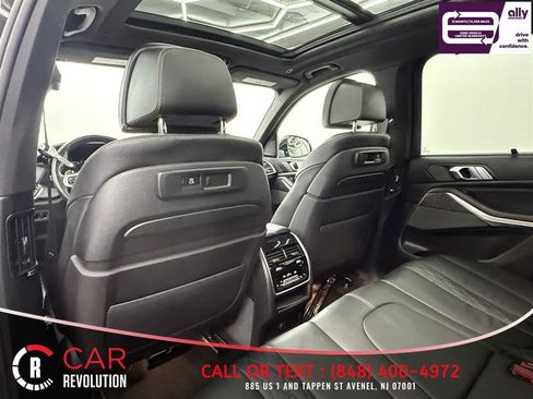 Used 2019 BMW X5 xDrive50i w/ M Sport Package AWD/4WD image 37
