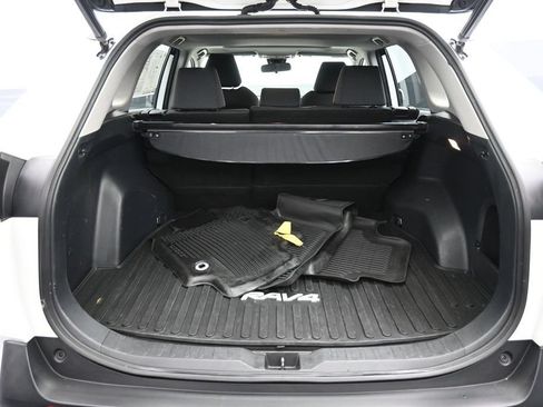 Used 2021 Toyota RAV4 XLE w/ Convenience Package AWD/4WD image 22