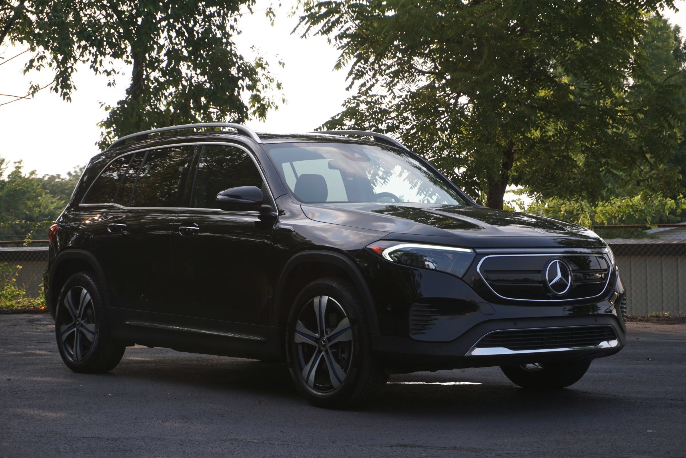 Used 2022 Mercedes-Benz EQB 350 4MATIC w/ Pinnacle Package image 3