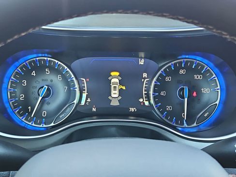 New 2026 Chrysler Pacifica Pinnacle image 32