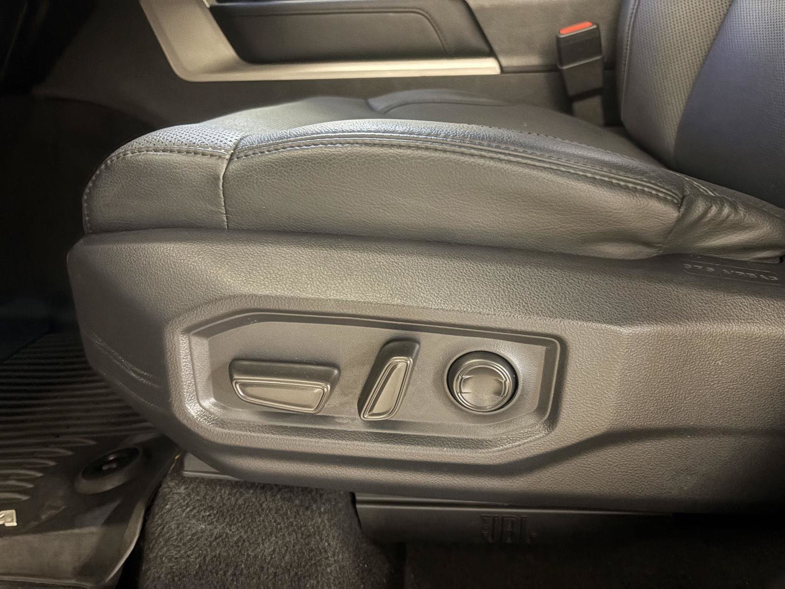 Used 2025 Toyota Sequoia 4WD image 20