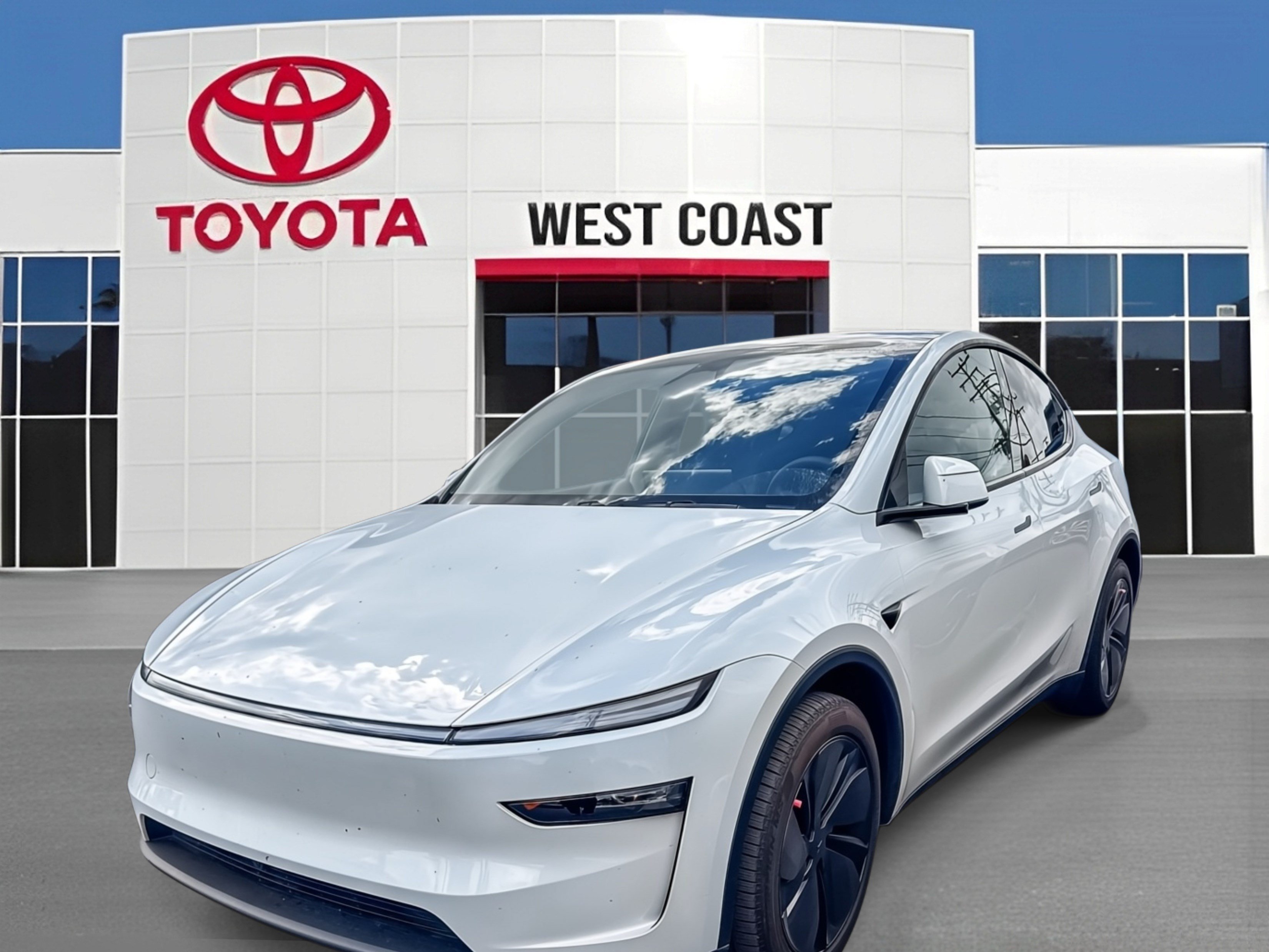 Used 2026 Tesla Model Y Long Range AWD/4WD image 1