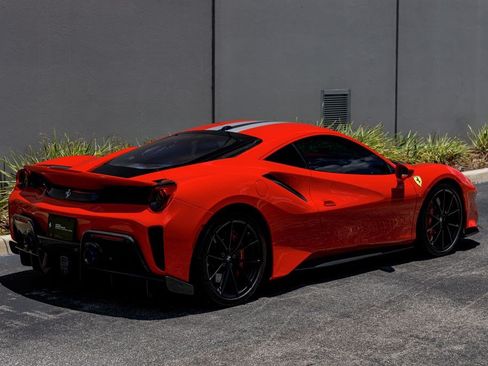 Used 2019 Ferrari 488 Pista Coupe RWD image 5