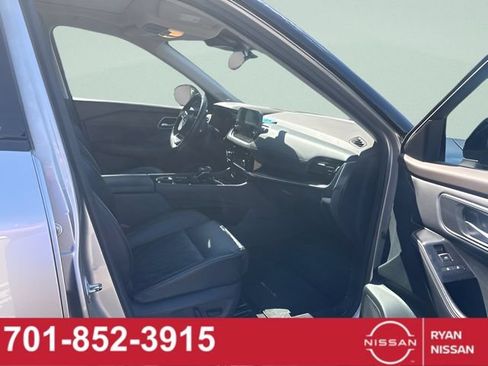 Used 2021 Nissan Rogue Platinum AWD/4WD image 8